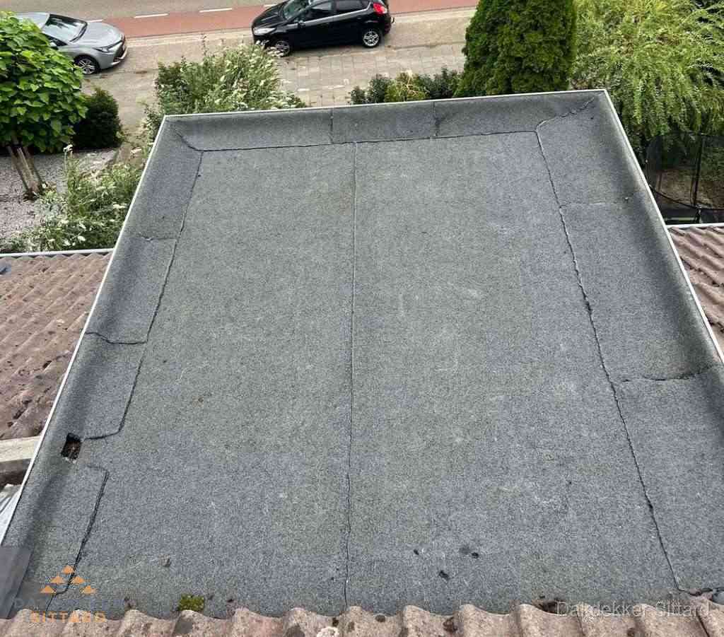 Dakbedekking schuur met bitumen in Sittard